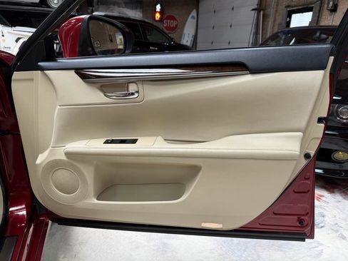 Used 2013 Lexus ES 350 w/ Luxury Pkg FWD image 32