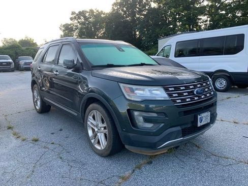 Used 2016 Ford Explorer Limited w/ Equipment Group 301A AWD/4WD image 2