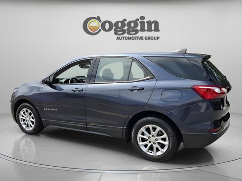 Used 2018 Chevrolet Equinox LS FWD image 3