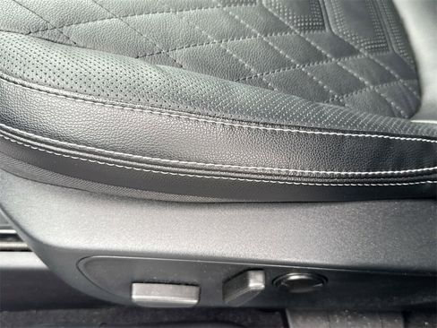 Used 2024 Ford Escape SE w/ PHEV Premium Package image 14