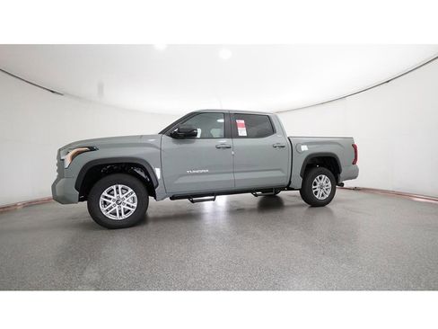 New 2025 Toyota Tundra SR5 w/ SR5 Premium Package AWD/4WD image 18