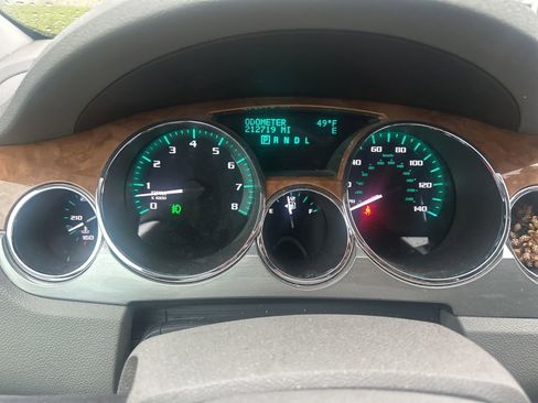 Used 2011 Buick Enclave CXL FWD image 10