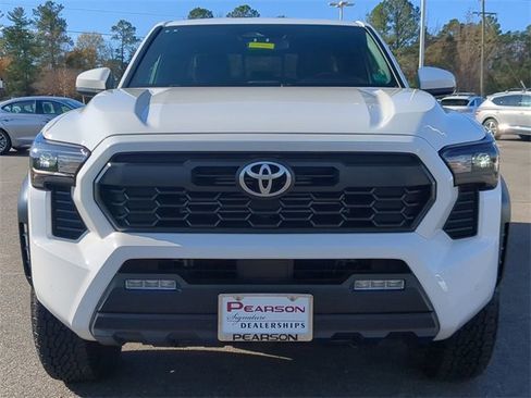 Used 2024 Toyota Tacoma TRD Off-Road image 6