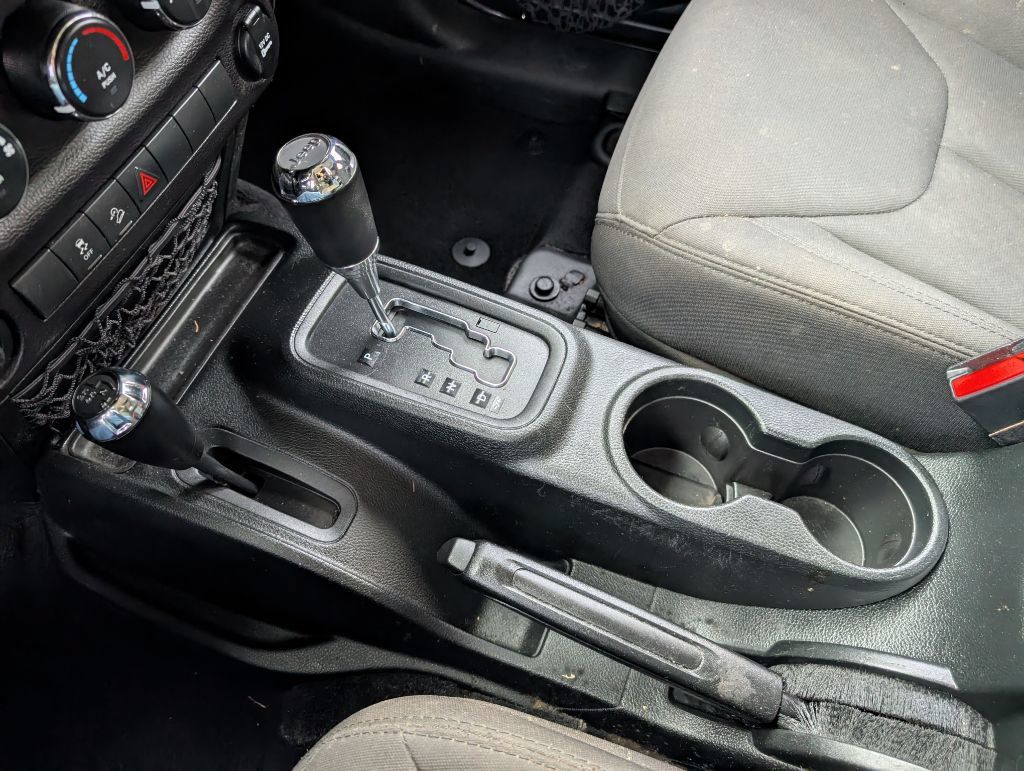 Used 2018 Jeep Wrangler Unlimited Sport S AWD/4WD image 19