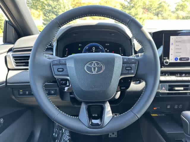 Used 2025 Toyota Camry SE w/ Convenience Package FWD image 8