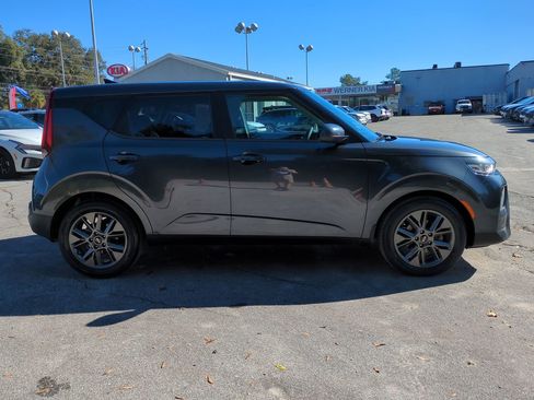 Certified 2021 Kia Soul S image 4