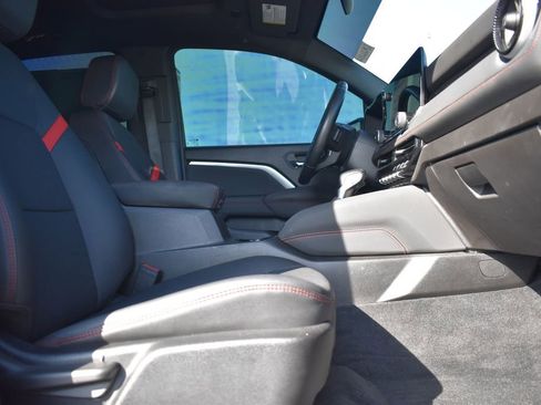 Used 2023 Chevrolet Colorado Z71 w/ Z71 Convenience Package 2 image 11