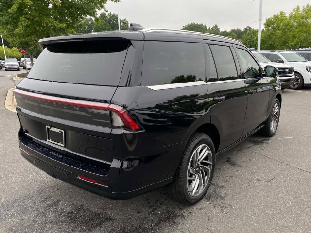 New 2027 Lincoln Navigator Reserve AWD/4WD image 30