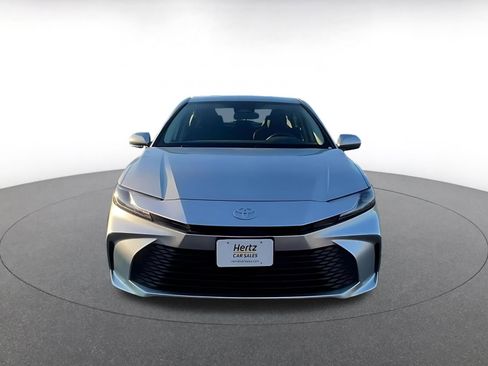 Used 2025 Toyota Camry LE image 4