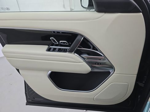 New 2026 Land Rover Range Rover SE image 27