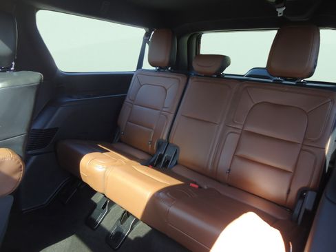 Certified 2024 Lincoln Navigator L Reserve AWD/4WD image 35