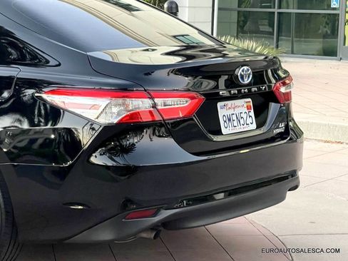 Used 2019 Toyota Camry LE image 14