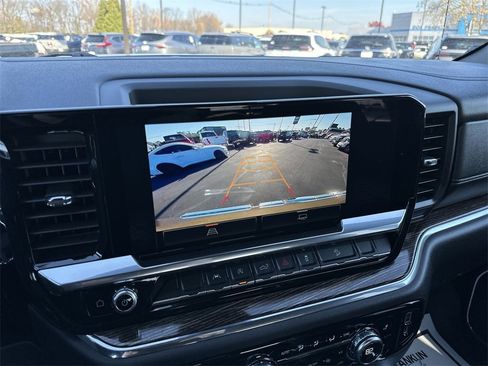 Used 2023 GMC Sierra 1500 Elevation image 17