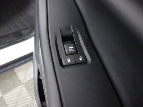 Used 2023 Jeep Grand Cherokee Limited image 40