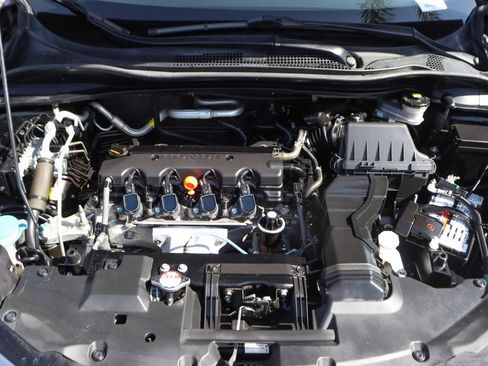 Used 2019 Honda HR-V Touring image 11