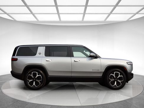 Used 2024 Rivian R1S Adventure Dual AWD/4WD image 5