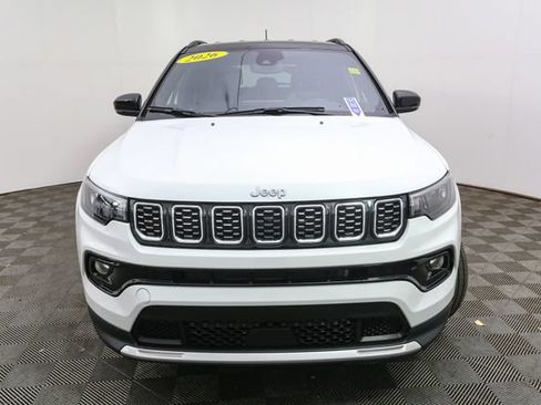 Used 2026 Jeep Compass Limited AWD/4WD image 3