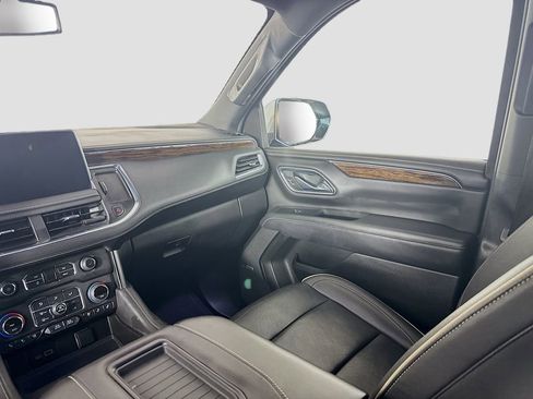 Used 2024 Chevrolet Tahoe Premier image 16