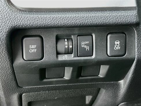 Used 2018 Subaru Forester 2.5i Premium AWD/4WD image 17