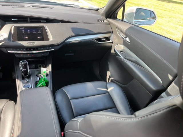 Used 2020 Cadillac XT4 Premium Luxury FWD image 29