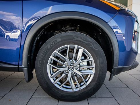 Used 2021 Nissan Rogue S image 4