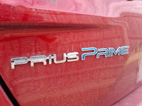 Used 2018 Toyota Prius Prime Advanced image 34