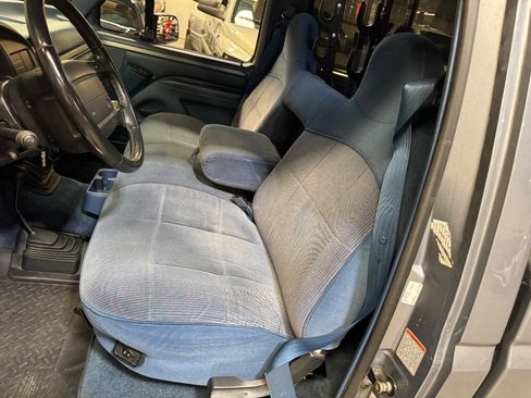 Used 1995 Ford F150 4x4 Regular Cab image 37