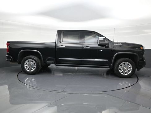 Used 2024 Chevrolet Silverado 2500 High Country w/ High Country Premium Package AWD/4WD image 6