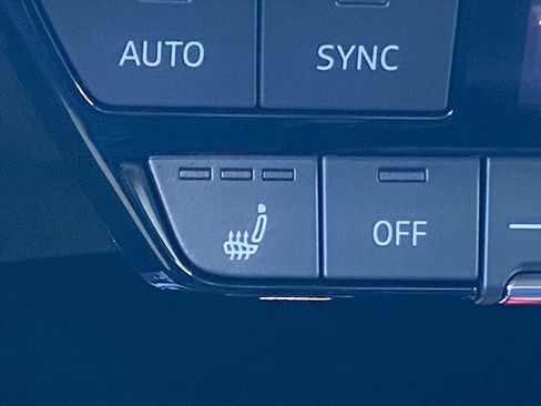 Used 2023 Audi Q4 e-tron Premium Plus w/ Premium Plus image 15