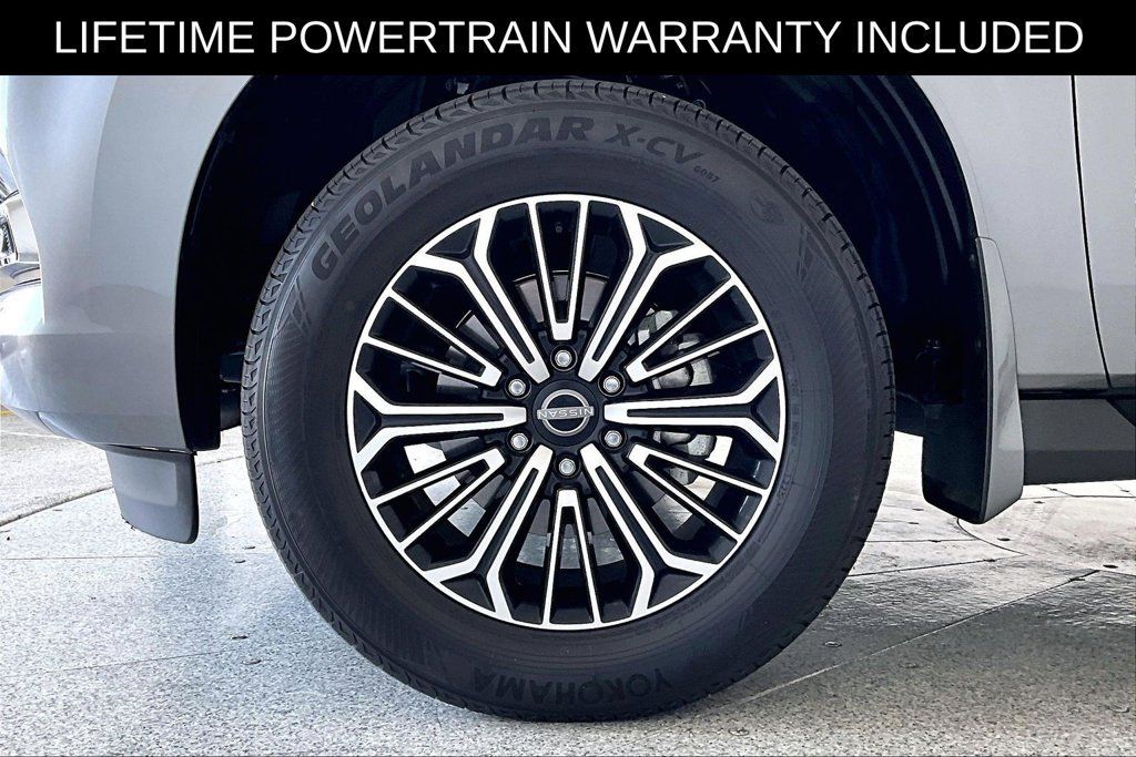 Used 2025 Nissan Armada SL AWD/4WD image 12
