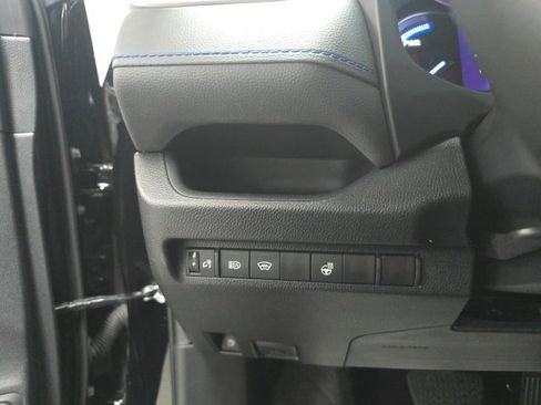 Used 2024 Toyota RAV4 SE image 23