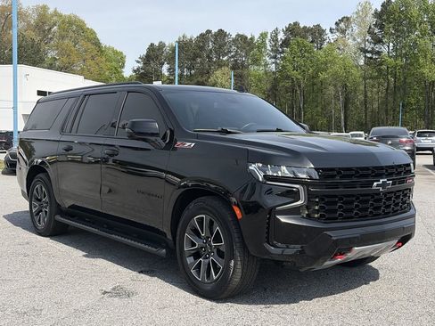 Used 2023 Chevrolet Suburban Z71 w/ Z71 Off-Road Package AWD/4WD image 9