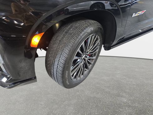 Used 2023 Cadillac Escalade V AWD/4WD image 31