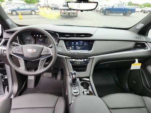 New 2025 Cadillac XT5 Premium Luxury w/ Technology Package image 11