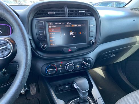 Used 2025 Kia Soul LX w/ LX Technology Package image 17