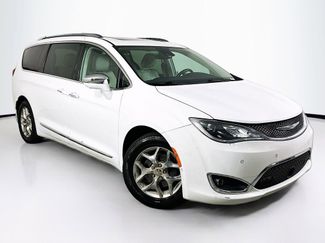 Used 2017 Chrysler Pacifica Limited w/ UConnect Theater Package FWD video 1