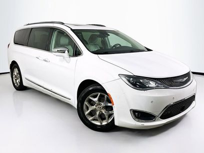 Used 2017 Chrysler Pacifica Limited w/ UConnect Theater Package