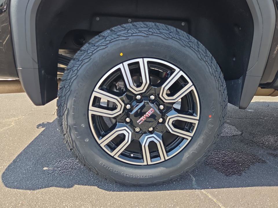 Used 2022 GMC Sierra 2500 AT4 w/ AT4 Preferred Package AWD/4WD image 26