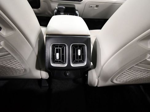 Certified 2024 Kia Sorento S w/ Panoramic Sunroof Package AWD/4WD image 17