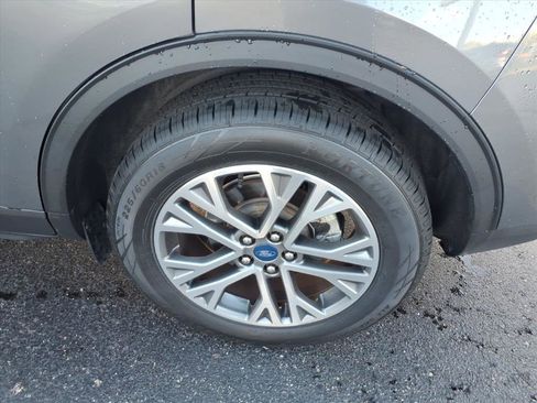 Used 2022 Ford Escape SEL image 8