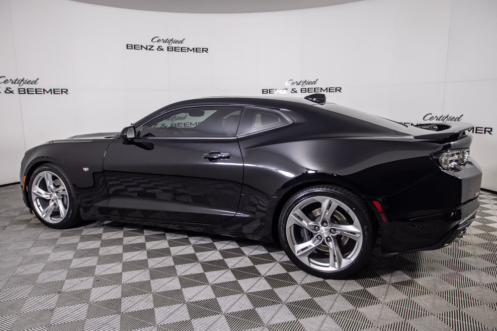 Used 2021 Chevrolet Camaro SS RWD image 13
