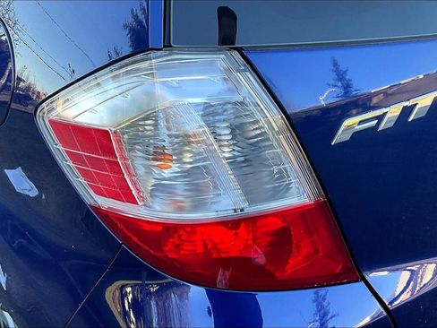 Used 2013 Honda Fit Sport image 23