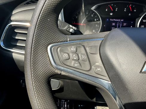Used 2020 Chevrolet Equinox LT FWD image 24