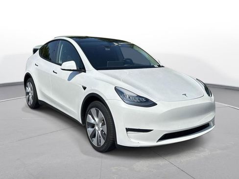 Used 2023 Tesla Model Y Long Range AWD/4WD image 4