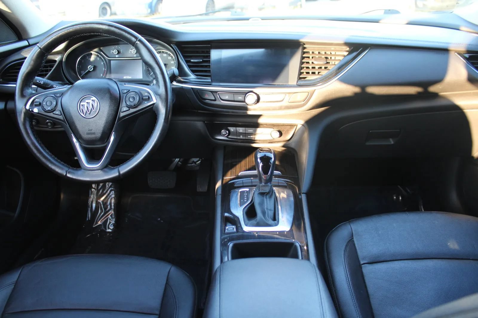 Used 2019 Buick Regal Essence FWD image 6