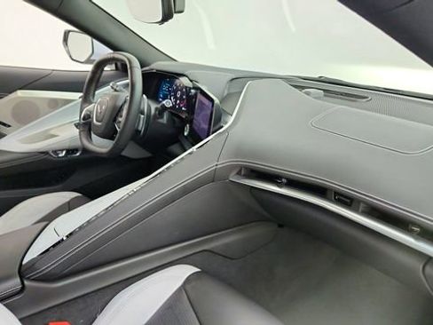 Used 2022 Chevrolet Corvette Stingray Preferred Cpe w/ Z51 Performance Package image 19