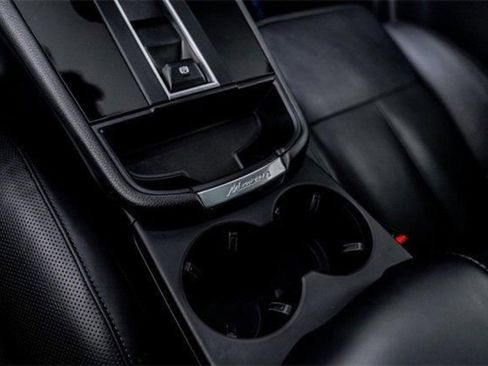 Used 2022 Porsche Macan S w/ Premium Package Plus image 49