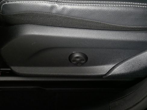 Used 2021 Mercedes-Benz GLC 300 4MATIC image 20