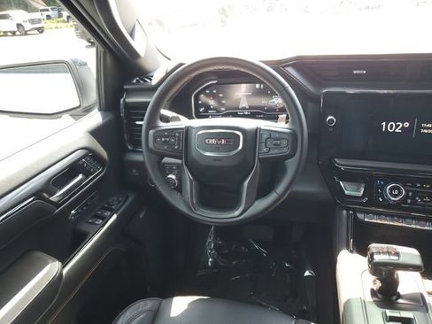 Used 2023 GMC Sierra 1500 AT4 w/ AT4 Premium Package AWD/4WD image 13