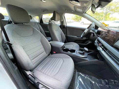 Used 2025 Kia K4 EX FWD image 30